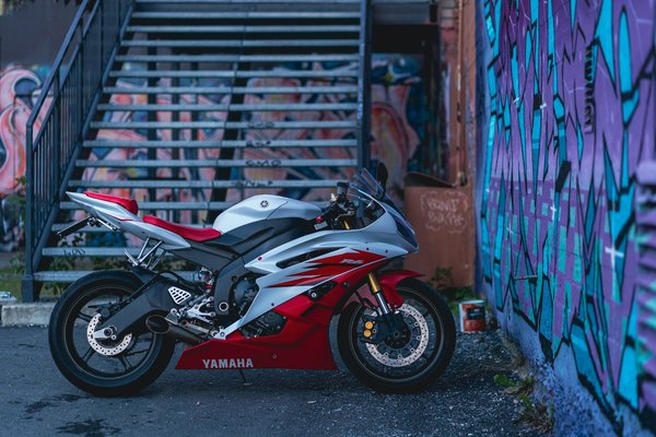 Comment optimiser la performance d'une Honda CB650R pour une utilisation urbaine ?